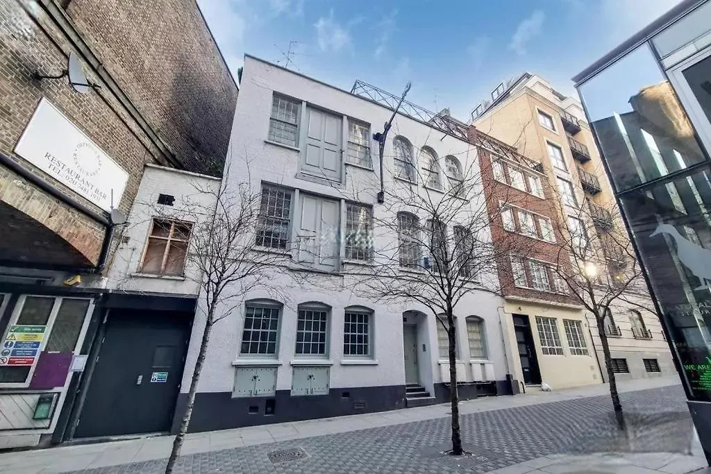 Tower Hill Beautiful Apartment London